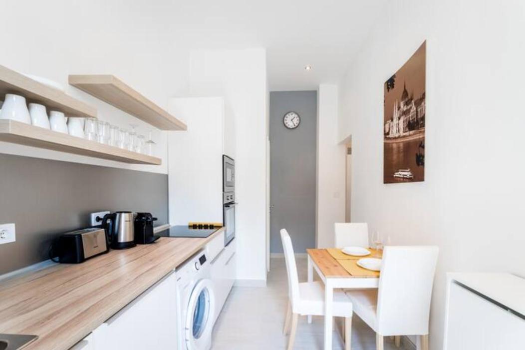 Hi-Bp Sunny Home Apartments In The Heart Of Budapeszt Zewnętrze zdjęcie